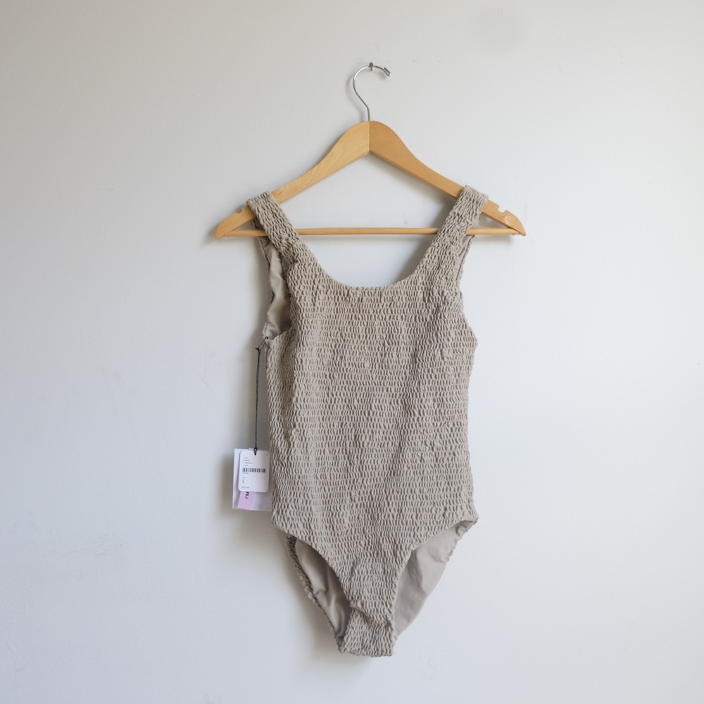Aila Blue hermosa ceramic tan ruched bathing suit Small